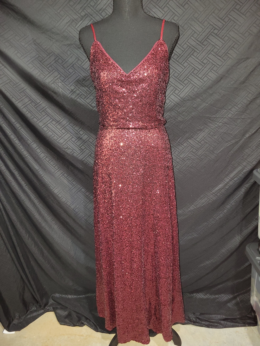 Revelry Full Length Sequined Dress Fitted Slip Dress Cowl Neck Burgandy Size 4